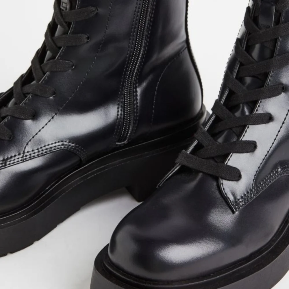 NWT H&M combat boots - Picture 3 of 6